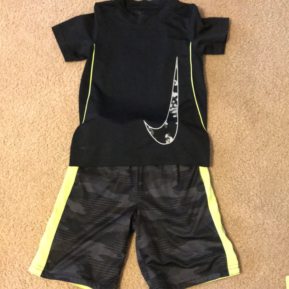 Boys size 5 outfit